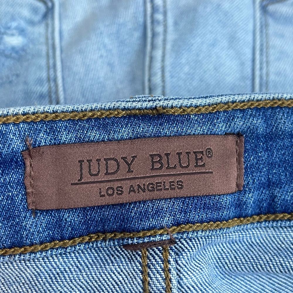 Judy Blue size 2XL light wash Jean shorts - Picture 4 of 8